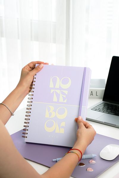 PAPERORA Blocnotes în spirală în carouri liliac - 20x28, copertă rigidă și elastic