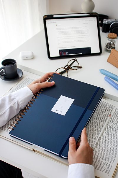 PAPERORA Σκληρό εξώφυλλο 20x28 σπιράλ με ελαστικό καρό σημειωματάριο Navy Blue