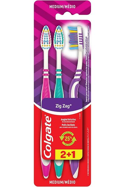 Colgate T.b Zigzag Medium 2 1 Free (3777) --- Colgate Zig Zag Toothbrush 2 1 Free 3777