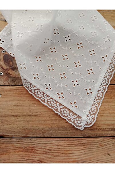 Mufincollection Handmade, Embroidered Cotton Fabric - Lace Detail - Lace-Up Bandana - Vintage Triangle Style