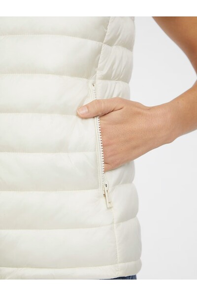 Guess Üçgen Logolu Naylon Şişme Yelek W4yn11wg922