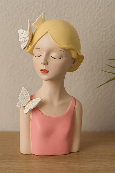 BİNDAWOOD B&D DECOR ITEM LADY FIGURINE