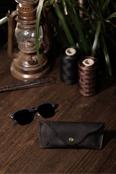 Derimoda Genuine Leather Handmade Glasses Case – Unisex Sunglasses Case
