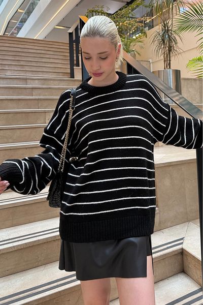 Madmext Pulover de damă cu dungi negre Mg1262