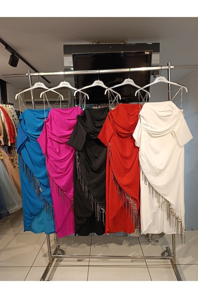 Robes Kadın Straplez Yaka Çıkartılabilir Kol Zincir ve Taş işleme Detaylı Abiye Şık Elbise