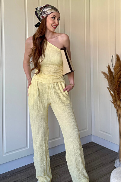 Dilay Gökoğlu Butik Seersucker Fabric One Shoulder Yellow Suit