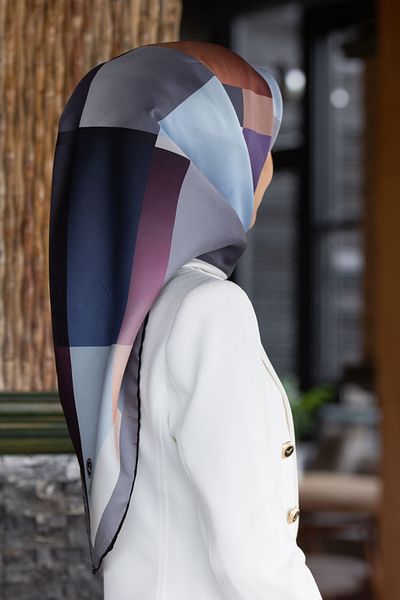 Vissona 100% Twill Silk Geometric Patterned Grey - Baby Blue Colored 90x90 Σχήμα ραπτικής κασκόλ: Ράψιμο στο χέρι