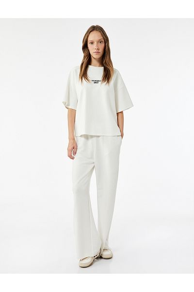 Koton Tricou oversize cu mânecă scurtă cu decolteu brodat