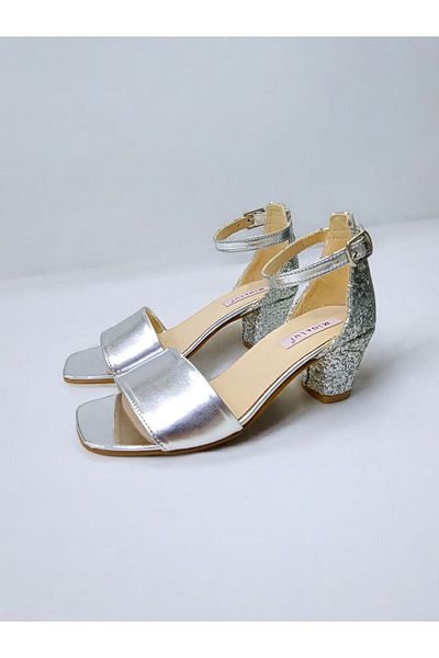 PATİK BEBE Pantofi de seară cu toc de culoare argintie pentru fete
