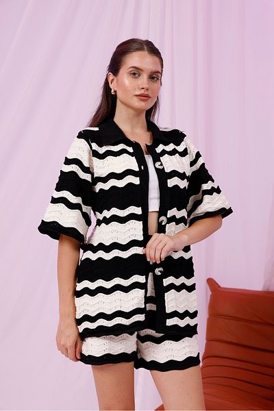 Moda Palmiss Women's Black-White Wave Patterned Knitwear Shorts Set