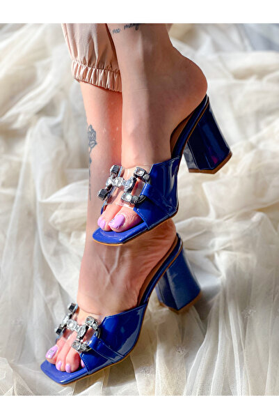 BERFONA Papuci cu toc de 7 cm din piele lacuita BERFİ SAKS cu strasuri