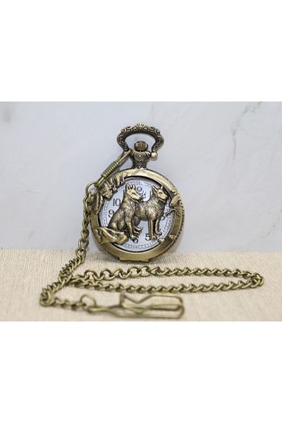 ForWhat Gift Wolf Motif Chain Watch for Office Home Office Man