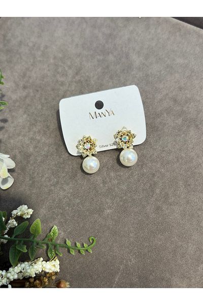 VİYA Gold Flower Motif Steel Earrings with Pearl Detail