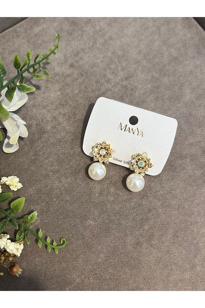 VİYA Gold Flower Motif Steel Earrings with Pearl Detail
