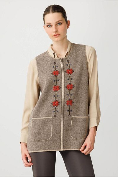 Desen Triko Women's O-Neck Front Embroidered Wool Vest K.Beige