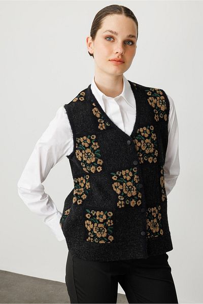 Desen Triko Women's Pıtırcık Floral Patchwork Felt Wool Vest Black_V.Camel