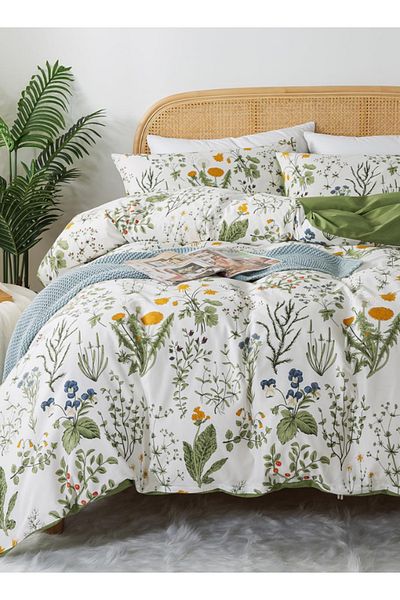 LUNA HOME King size 6 piece bedding set adorned with green leaves 220x240cm.