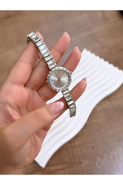 LOOQ ساعة يد نسائية بتصميم أنيق من Waterway Stone