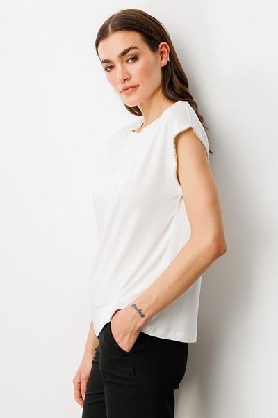On Fashion Bluz Zero Collar Sleeves with Stones