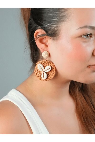 Sumen Butik Summer Seashell Dangle Earrings