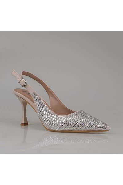 Trend Adımlar Cream Hand Stone Embroidered Women's Classic Shoes