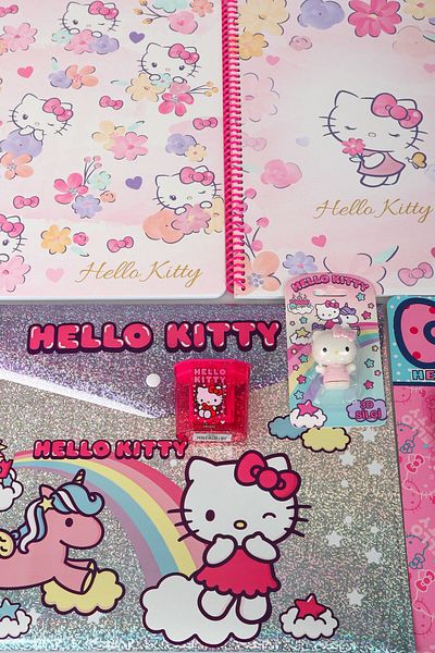 Hello Kitty Dekomus Licensed Hello Kitty 8-Piece Stationery Set Checked and Lined A4 Notebook, Stay Versatile