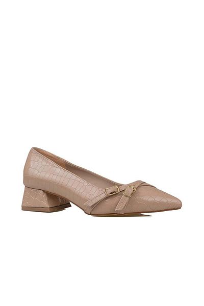 Trend Adımlar Cream Pointed Toe Patent Leather Women's Classic Shoes