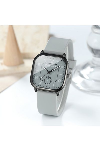 Game Quartz Watch Casual Style Stylish Design for Women