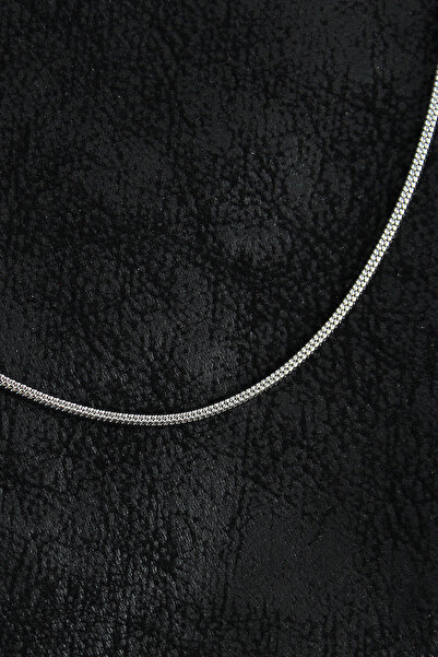 ForWhat قلادة على شكل سلسلة محبوكة من الفولاذ الفضي للرجل المحتشم