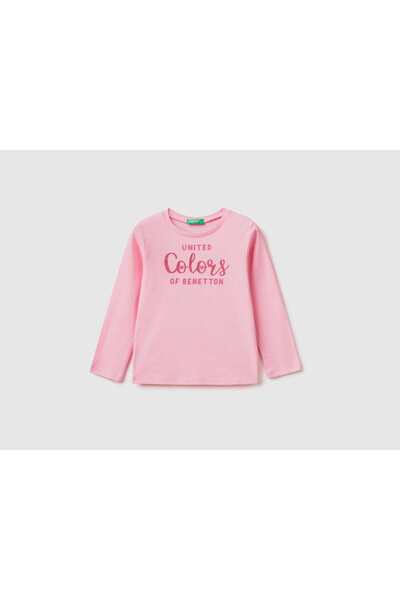 United Colors of Benetton تي شيرت بناتي بأكمام طويلة وطبعة على الصدر