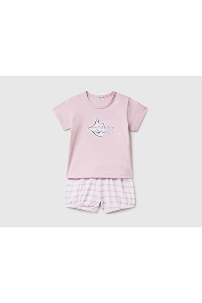 United Colors of Benetton طقم تي شيرت وشورت للأطفال الرضع من القطن الخالص