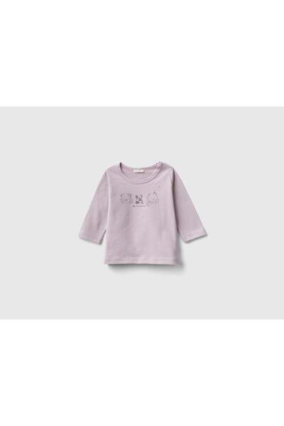 United Colors of Benetton تي شيرت بأكمام طويلة مصنوع من القطن العضوي بنسبة 10...