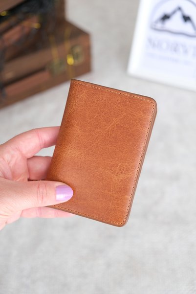 Norvi Leather محفظة حامل بطاقات من الجلد الطبيعي للرجال باللون البني