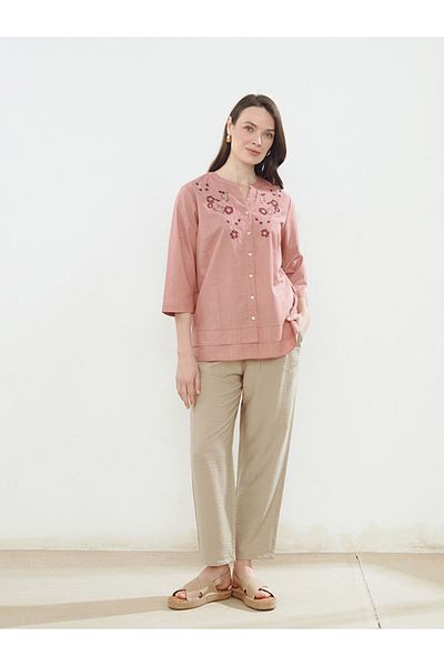 LC Waikiki New Season Low Collar Floral Nakisli Blouse - S5Ik34Z8