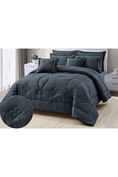 Red Rose A double bedspread with an embroidered design to provide comfort during the summer days and add elegance to your room.