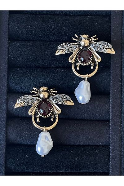 Rupen Kraft Red Natural Stone Bee Model Zircon Special Design Earrings