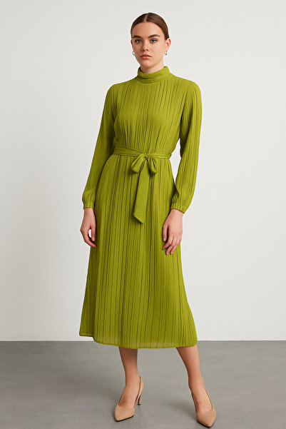 Noi Belis Olejově zelené maxi/dlouhé šifonové šaty s plisovanou tkanou podšívkou SS25EL0051