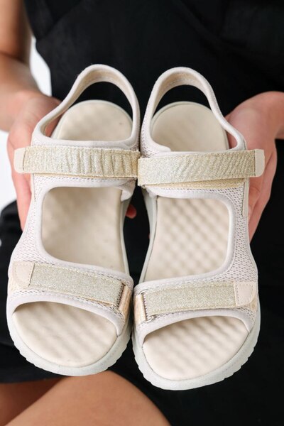 PAPUCUMUN DÜNYASI Cirt Cirtli Silvery Thick Sole Women's Sandals Sports and Stylish Sandals