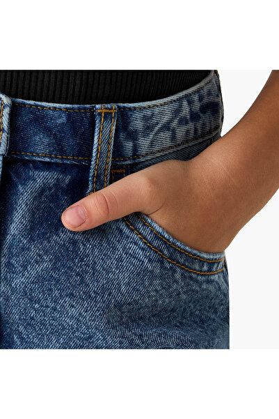 Juniors Solid Denim Shorts with Pockets and Frayed Hem