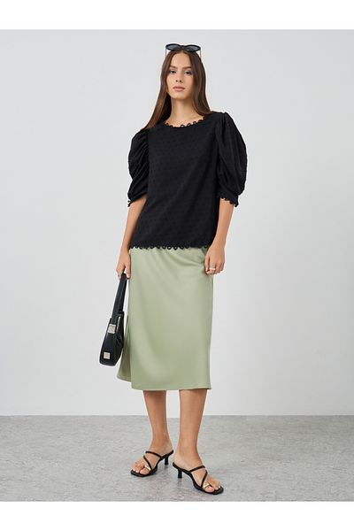 Styli Solid Balloon Sleeve Lace Trim Blouse