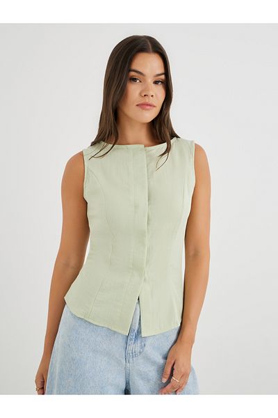 Styli Solid Buttoned Sleeveless Waistcoat