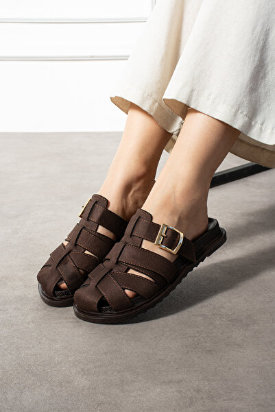 Zintra صندل نسائي بإبزيم بني اللون - شبشب صيفي مريح من الجلد السويدي الأصلي