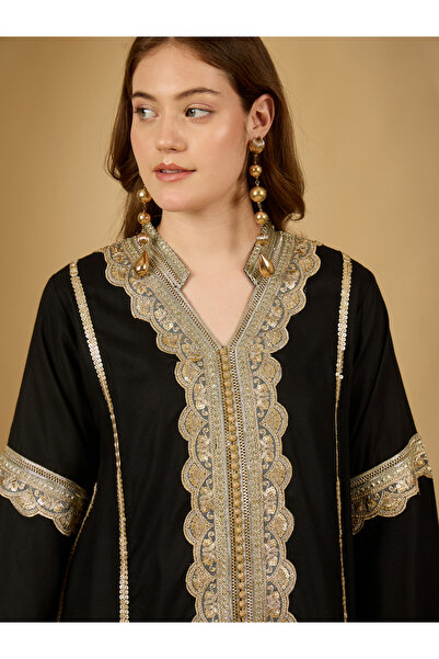 Styli Embroidered Lace Trim V Neck Jalabiya
