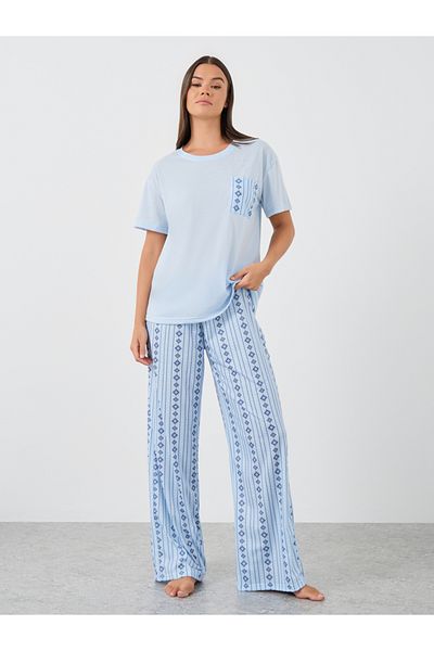 Styli Women Aztec Print Pocket Detail T-Shirt and Pyjama Set