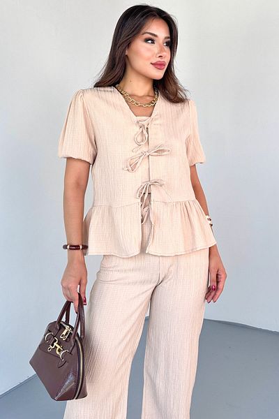 Cappmoda TKM-8015 بلوزة بأكمام مطاطية باللون البيج وبنطلون بقصة مريحة