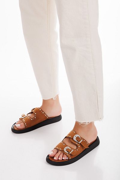 PASSAGE SHOES شبشب نسائي بحزام مزدوج ومزين بمشبك ومشبك 6331 TABA