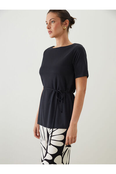 LC Waikiki Γυναικείο μπλουζάκι Özmarka New Season με λαιμόκοψη ποδηλάτου