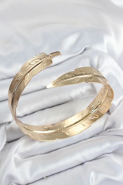 Clariss Brass Leaf Model Gold Color Women's Pazu Bracelet