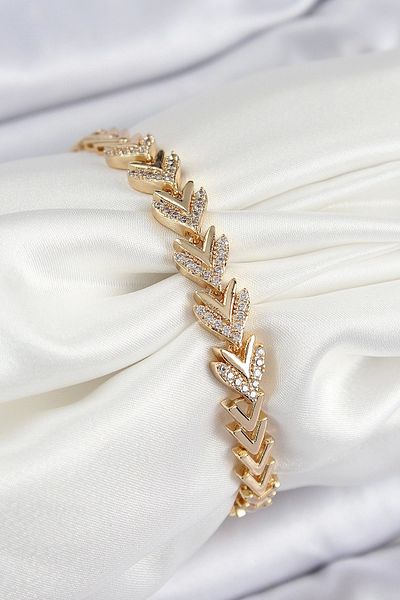 Clariss Brass Zircon Stone Row Arrow Model Gold Color Women's Bracelet