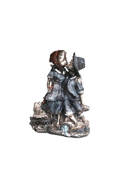 OEM Statueta Doi copii, fata si baiat, pupandu-se pe obraz 22x28 cm